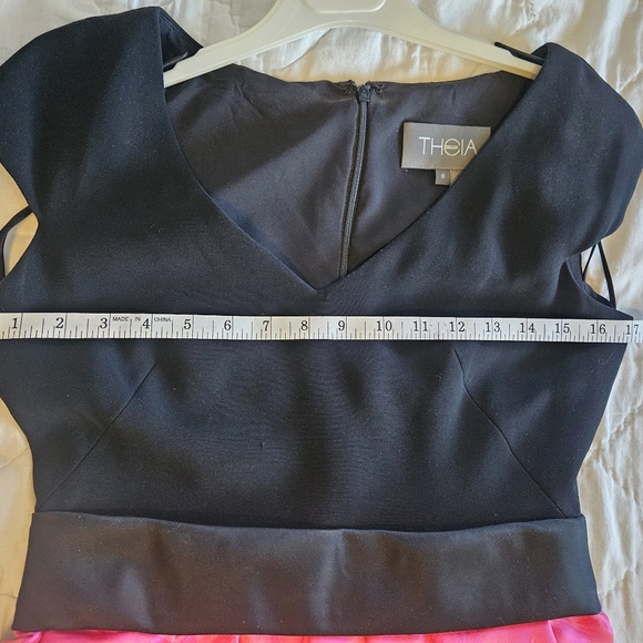 Ladles Formal Dress - Picture 4 of 8